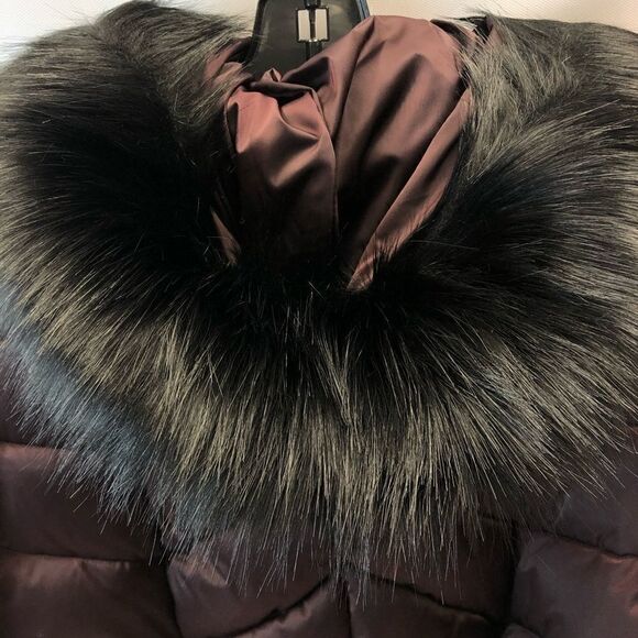Tahari Women's Heavy Weight Puffer Coat with Faux Fur Hood in Merlot Size XL NWT - Picture 6 of 12